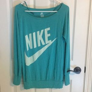 Nike Long Sleeve Shirt. Medium. EUC.